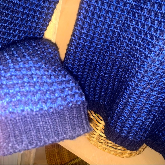 Blue & Midnight Knit Sweater Anthropologie Style Size Small - Picture 4 of 10